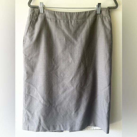 Banana Republic Dresses & Skirts - Banana Republic Gray Pinstripe Pencil Skirt